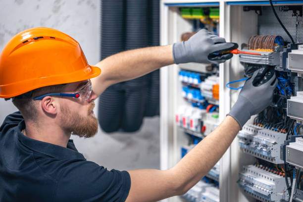 Best Electrical Contractors for Businesses  in Maplewood, MO